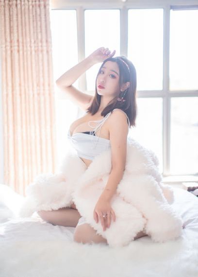 都市女孩第一季 美剧_成人在线观看免费